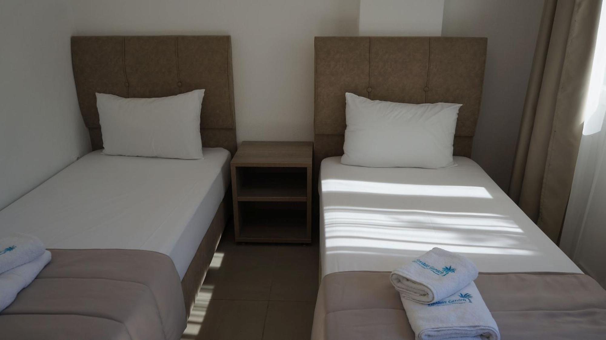 Finikas Garden Beach Resort Nikiti Bagian luar foto