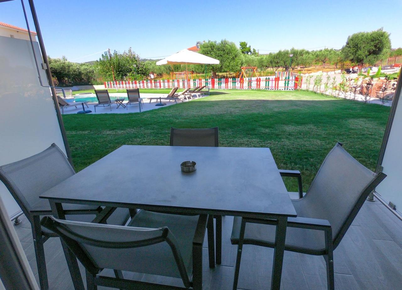 Finikas Garden Beach Resort Nikiti Bagian luar foto