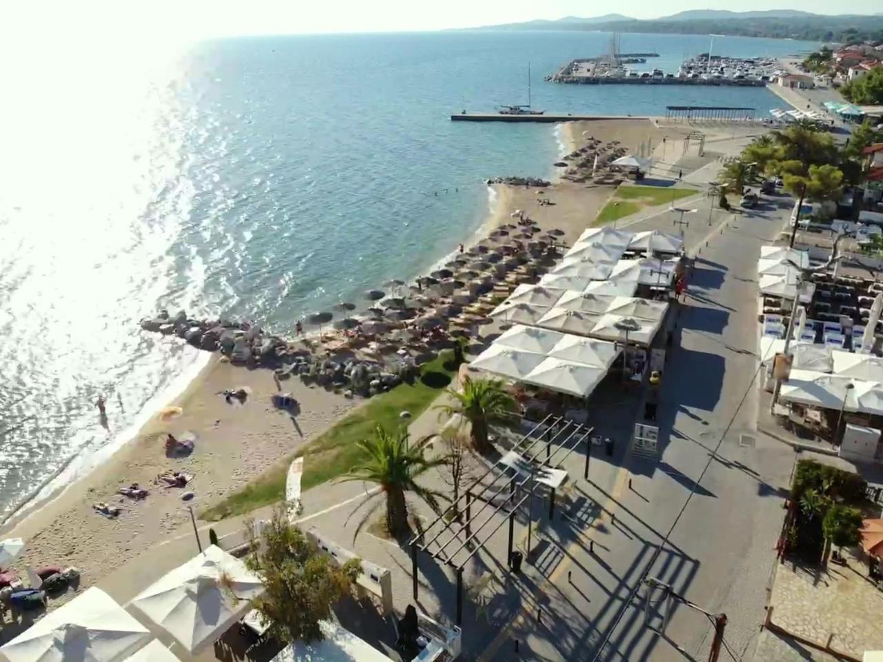 Finikas Garden Beach Resort Nikiti Bagian luar foto