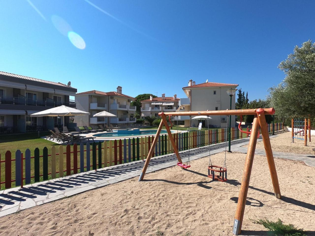 Finikas Garden Beach Resort Nikiti Bagian luar foto