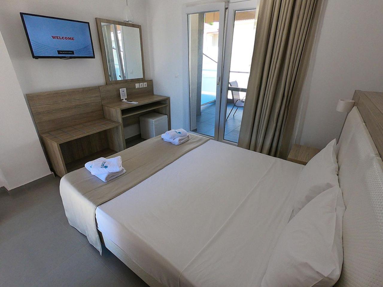 Finikas Garden Beach Resort Nikiti Bagian luar foto