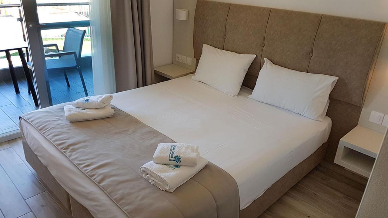 Finikas Garden Beach Resort Nikiti Bagian luar foto