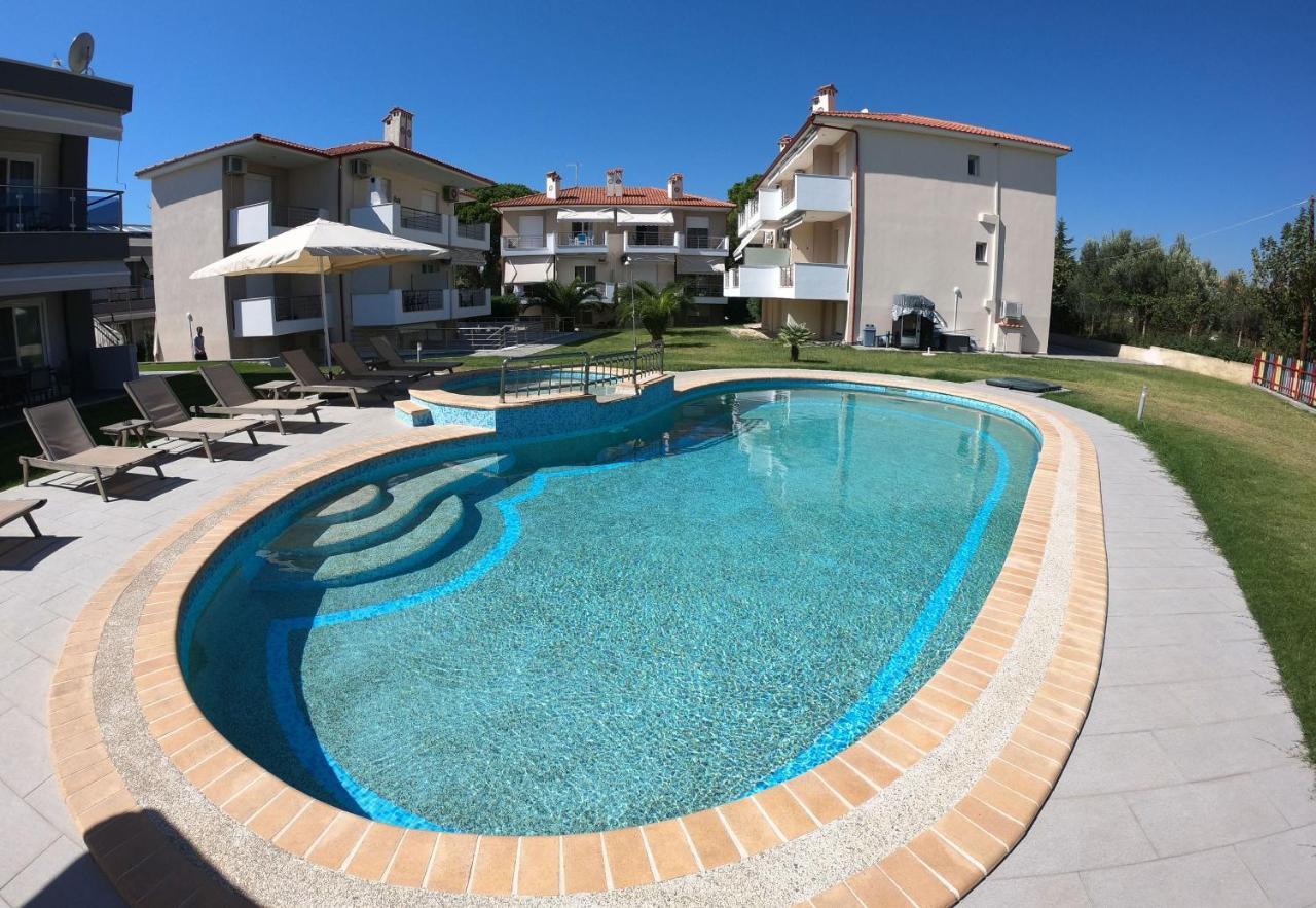 Finikas Garden Beach Resort Nikiti Bagian luar foto