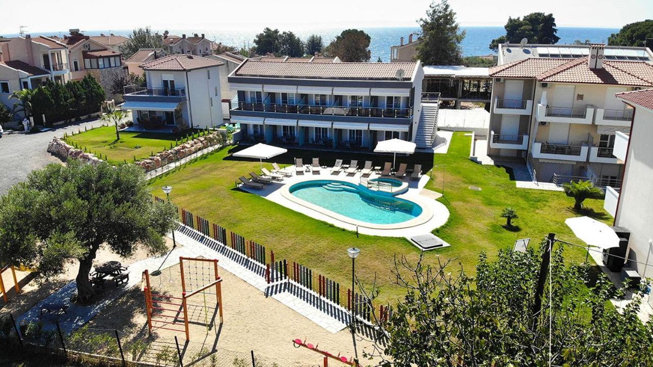 Finikas Garden Beach Resort Nikiti Bagian luar foto